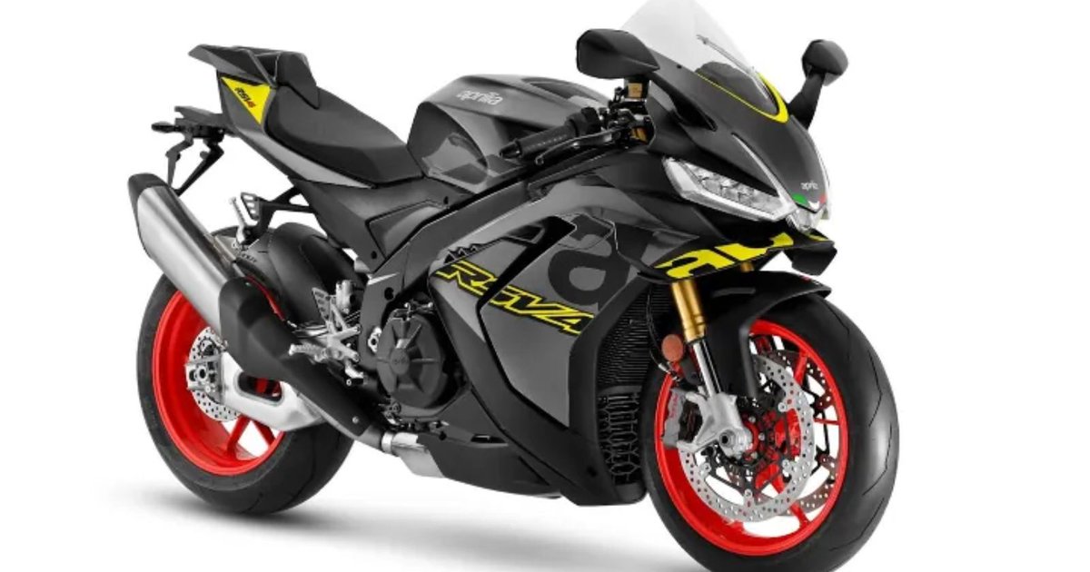 AckoDrive's tweet photo. Aprilia has taken the wraps off its brand new RSV4 and RSV4 Factory. Just like the bigger Tuonos, these supersport Aprilias benefit greatly from MotoGP-derived technology >>

https://t.co/3yqolEv3cB

#Aprilia #RSV4 #RSV4Factory #Apriliaindia #EICMA #EICMA024 https://t.co/TAdcnfyULf