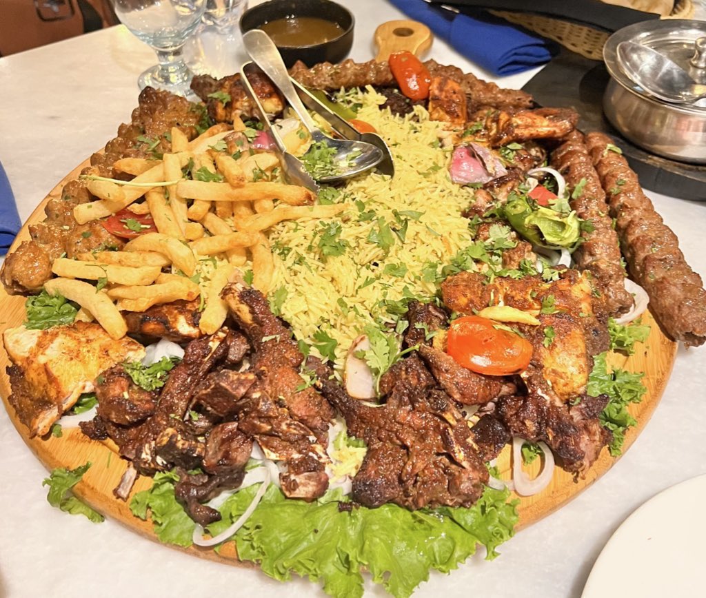 shamsaRehmani's tweet image. Food is always #Photogenic indeed 👌🏼👌🏼👌🏼👌🏼
#FoodPorn 😋🤤
#UltimateBBQ_Platter