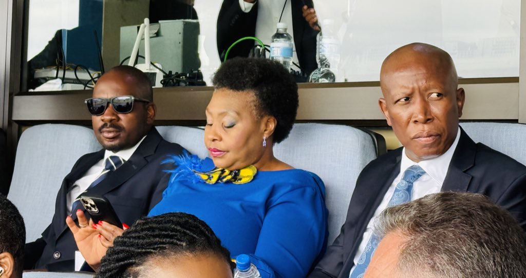 Gift Ostallos Siziba (@cde_ostallos) on Twitter photo We've arrived in Botswana, where President Chamisa is attending the inauguration of President <a href="/duma_boko/">Duma Gideon Boko</a> , marking a significant moment in their country's history. This inauguration follows the recent elections, which saw President Duma Boko take the reins from Dr. Mokgweetsi We've arrived in Botswana, where President Chamisa is attending the inauguration of President <a href="/duma_boko/">Duma Gideon Boko</a> , marking a significant moment in their country's history. This inauguration follows the recent elections, which saw President Duma Boko take the reins from Dr. Mokgweetsi