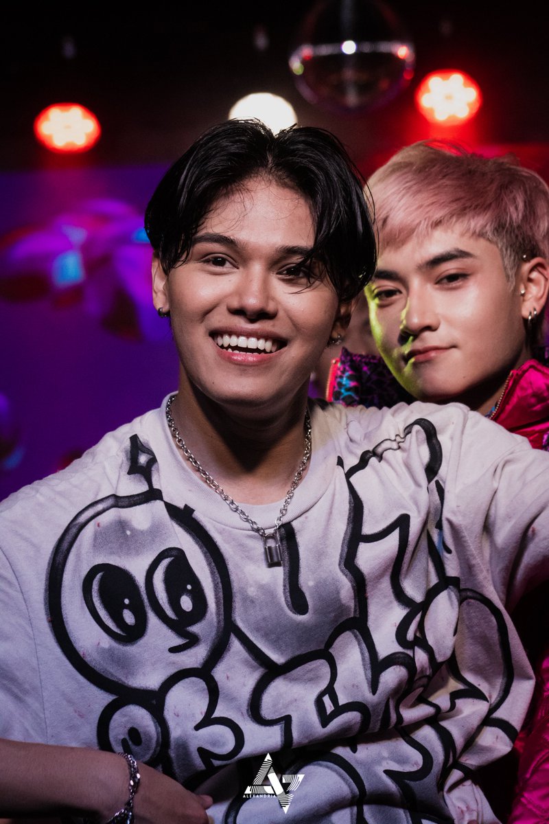 spicyglaze's tweet photo. HAPPY BIRTHDAYYYY @RJi_official ‼️🤝

SWABENG KAADLAWAN NI R-JI  
#ALAMAT #ALAMAT_RJI https://t.co/rcLISnW9de