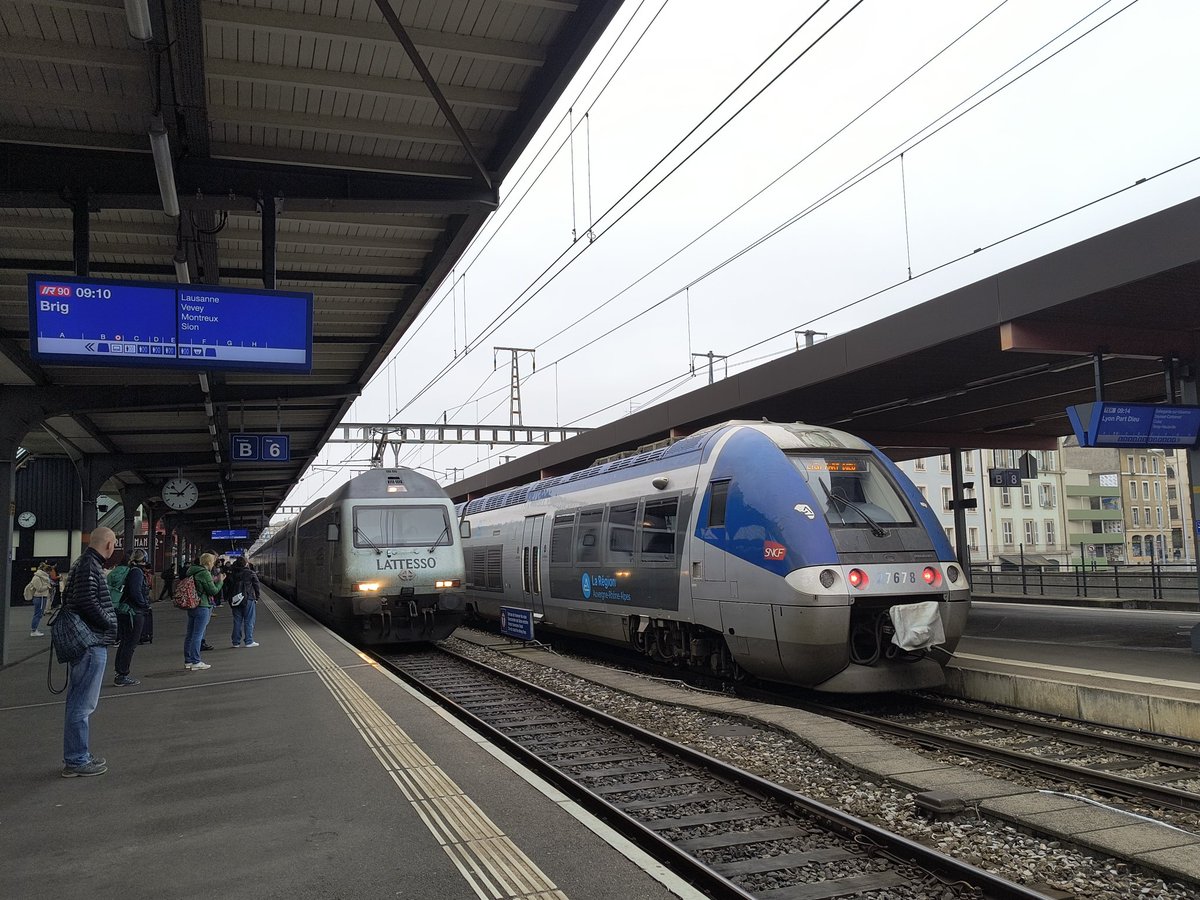 lejeunedutrain's tweet photo. Bon sinon @RailService, faudrait penser à laver les trains parfois 😂
#IR90 #IR1813 Genève Aéroport / Brig|Brigue https://t.co/HJLkIeXTMZ