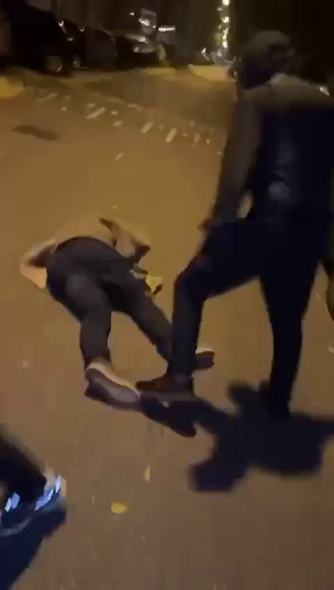 7 ישראלים עדיין מנותקי קשר בהולנד, ההערכה כי כי ישנם 10-20 פצועים

bit.ly/4fnMEIn