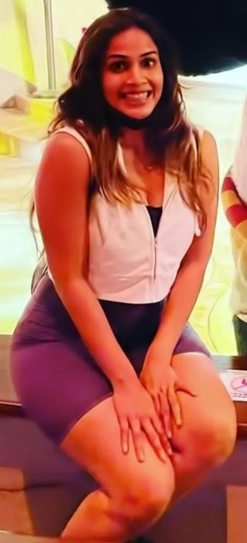 mrkingslayerrx's tweet photo. Ssh 
Samyuktha M O M M Y 🥵🛐

Ipdi oru ponnu ila ila ipdi oru pombala kedaikrathukulam kuduthu vachirukanum 🤤

Hot ah vum iruka 🤩
Homely ah vum iruka ♥️
Fit ah vum iruka 🥵
Cute ah vum iruka 😻

Enalam vita ivaluku Lifetime adimai aiduven Iva Kaal adila 🥵 https://t.co/QsEcGWAq0S