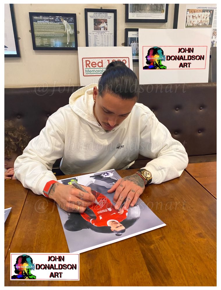 Fantastic day yesterday meeting up with Liverpool Striker Darwin Núñez to hand him over his painting. He also signed 20 Limited Edition prints! See my Facebook and instagram for full details of the day. #liverpool #lfc #ynwa #LiverpoolFC #darwinnunez #art #painting #artoftheday
