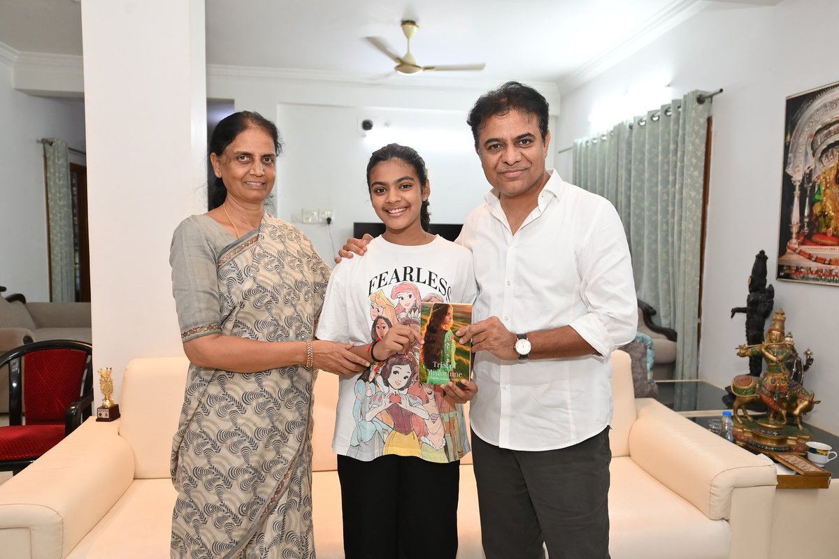 KTRBRS's tweet photo. Was very impressed with this confident 7th grader Akshainie Reddy Patlolla who has penned “Trial of Misfortune”, the story of a young girl named Autumn

My best wishes to Akshainie who incidentally is the granddaughter of a very Strong Woman @BrsSabithaIndra Garu

The Book is available on Amazon (https://t.co/KdhxaaSwRH) and Flipkart  (https://t.co/dvHSkQ6ulw)

Please bless this wonderful young talent