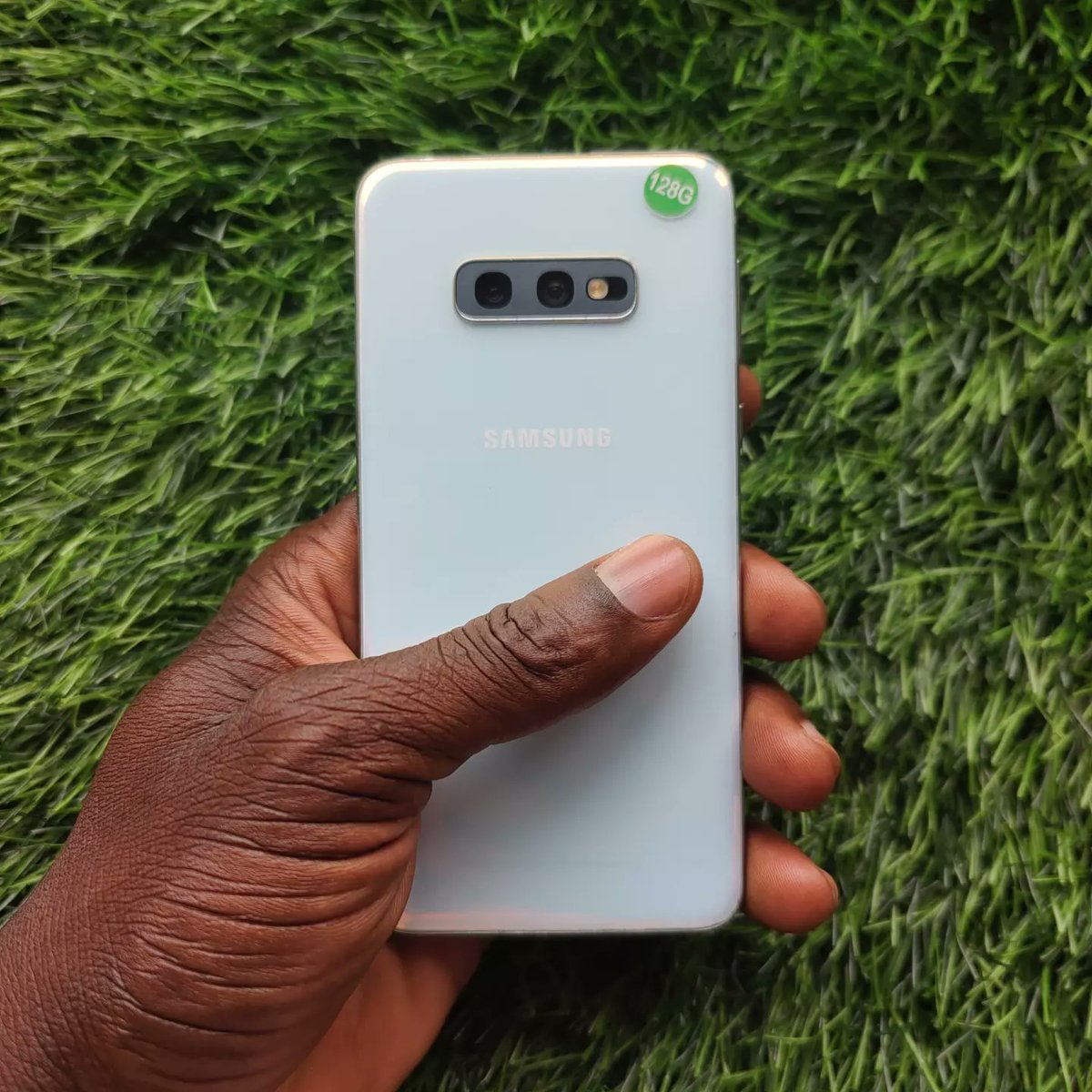 kikobaedgar's tweet image. Get a good smart phone and simplify life either enjoyment or business wise call us or Whatsapp on 0704388119/0782318883 original and good prices 
#Yourchoice #ourservice