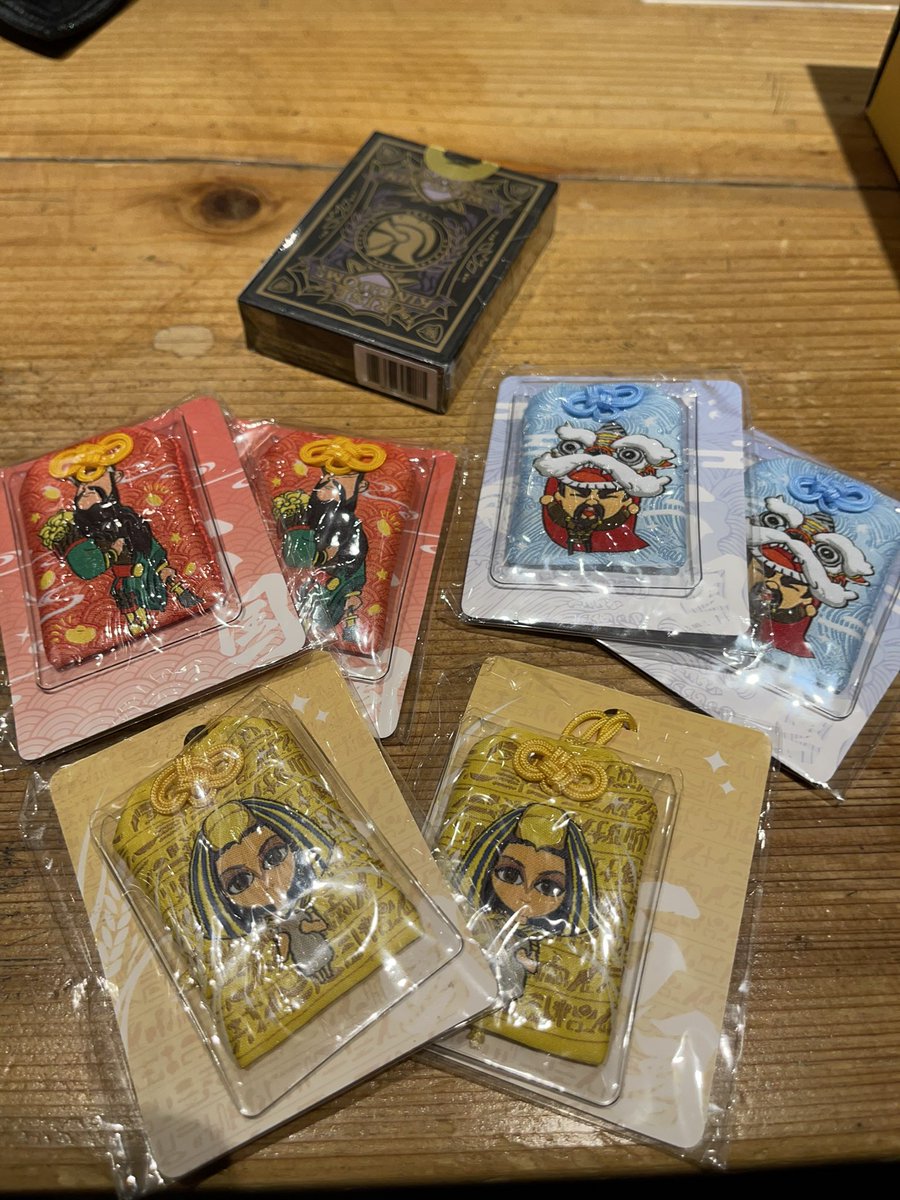 rokKOBAYASHI's tweet image. ライキングッズ届きました✨

11/1〜12/23までの間にライキンバーにお越しの方には素敵なキーホルダー型お守りプレゼントです！
※なくなり次第終了

トランプ、とうもろこし型抱き枕は15.16のライキンバー1周年に来て頂いた方にプレゼントします！
※個数制限有り

ライキンコラボ料理も注文してね😊