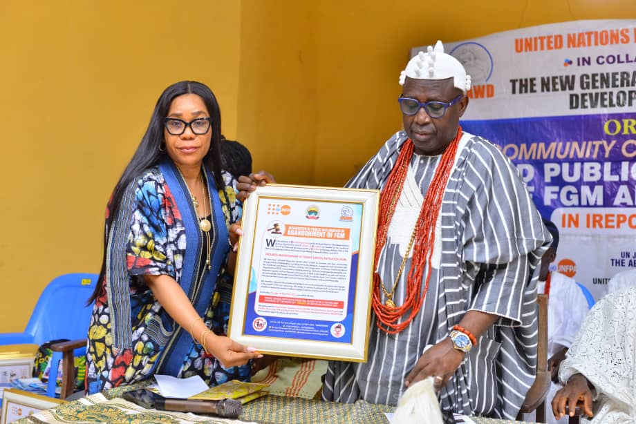 NIGAWD's tweet photo. Ekiti State traditional rulers unite to end FGM!
Thanks to our partnership with UNFPA & leaders like Oba Adeola Ajakaiye & Oba James Aladesuru!
Safer future for girls in Ekiti!
#EndFGM
#GirlChildProtection
#NIGAWD
#MenEndFGM https://t.co/OcfMQMuoFp