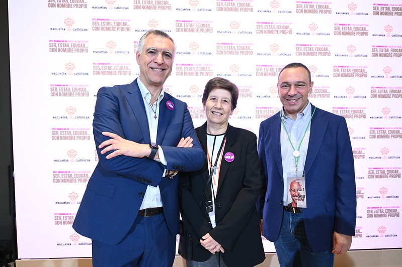 El responsable de enseñanza privada del sector de #Enseñanza de UGT Servicios Públicos asiste al congreso <a href="/ecatolicas/">Escuelas Católicas</a> y les desea un buen congreso #SerEstarEducar.
<a href="/ugt_ensenanza/">Sector de Enseñanza de UGT Servicios Públicos</a> <a href="/UGT_SP/">UGT Servicios Públicos</a> valora la invitación que facilita la interlocución directa para beneficio de los trabajadores