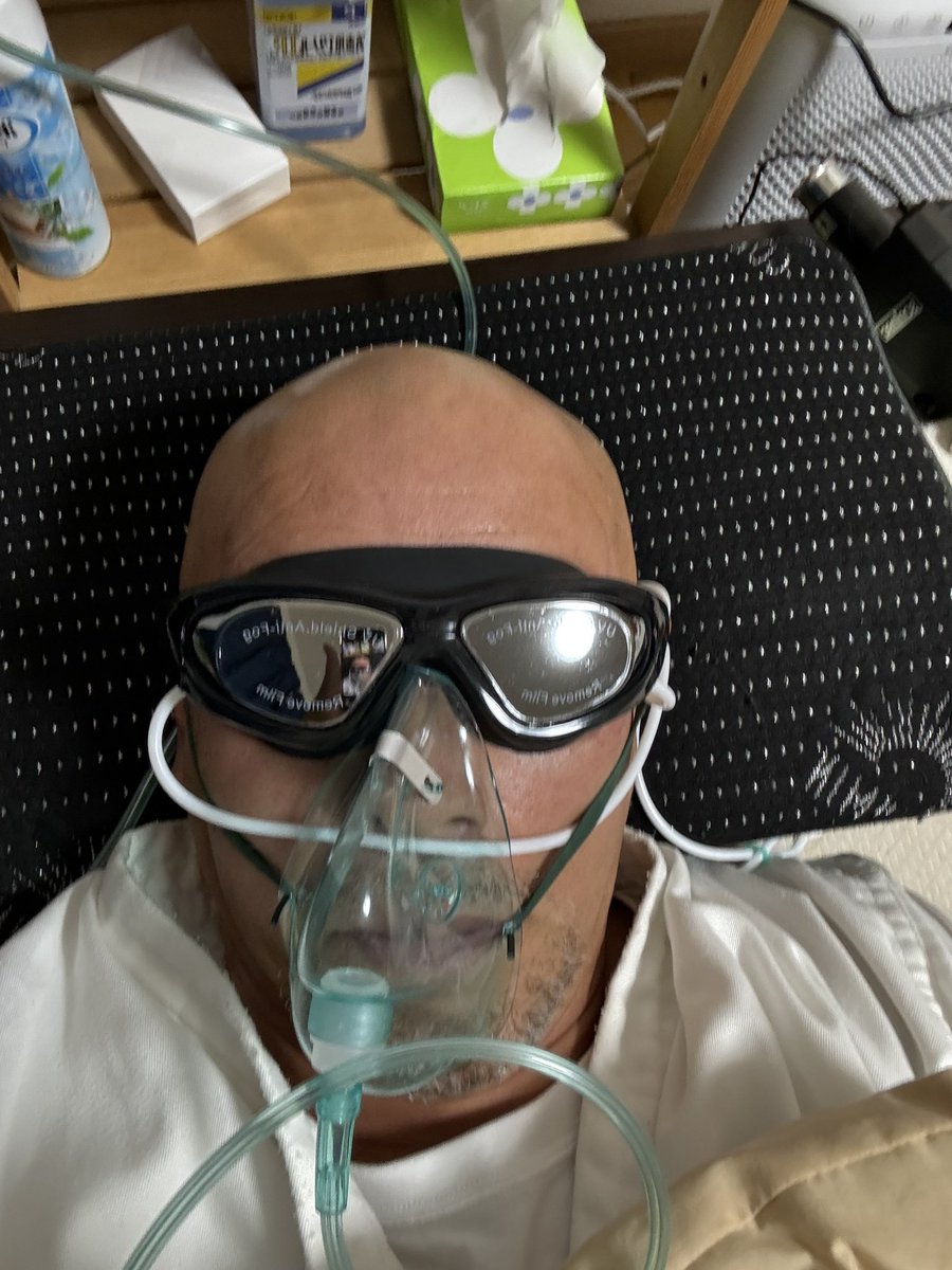 rm8mv's tweet photo. 網膜剥離との戦い https://t.co/yAJ9VMxfal