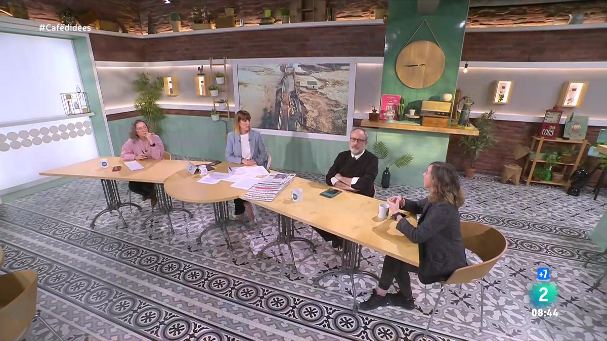 radio4_rne's tweet photo. ☕️Primera hora del @cafedidees_rtve 

📌Entrevistem a Eva Porta | @EvaPorta_
📌#DANA | @HugoScoccia 
📌#EleccionesEUArtve
📌Forta tempesta a #Cadaqués

📻https://t.co/YydL2CVHUS https://t.co/qQjsfIZ46R