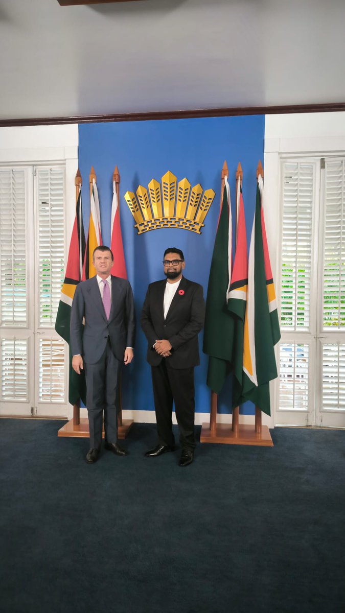 ItalyMFA's tweet photo. #Guyana | Nell'incontro del SdS @GiorgioSilli con PdR @DrMohamedIrfaa1 e @mfaguyana Hugh Hilton Todd, confermate ottime relazioni 🇮🇹🇬🇾 e importanza rilancio attraverso un dialogo politico continuativo in tutti i settori di mutuo interesse, ad iniziare da energia e investimenti. https://t.co/yjmG11mOLS