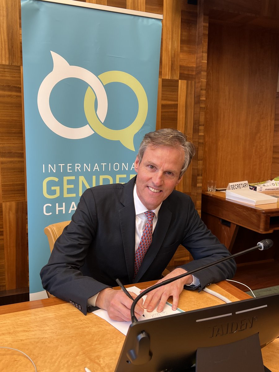 NLinGeneva's tweet photo. Ambassador Paul Bekkers has signed the #GenevaPledge for Gender-Responsive Climate Action. Together with 60+ international Gender Champions and other leaders.

This pledge shows our commitment 🇳🇱 to advance gender equality, diversity, and inclusion in #ClimateActionNow. https://t.co/oPJnZgCpYS