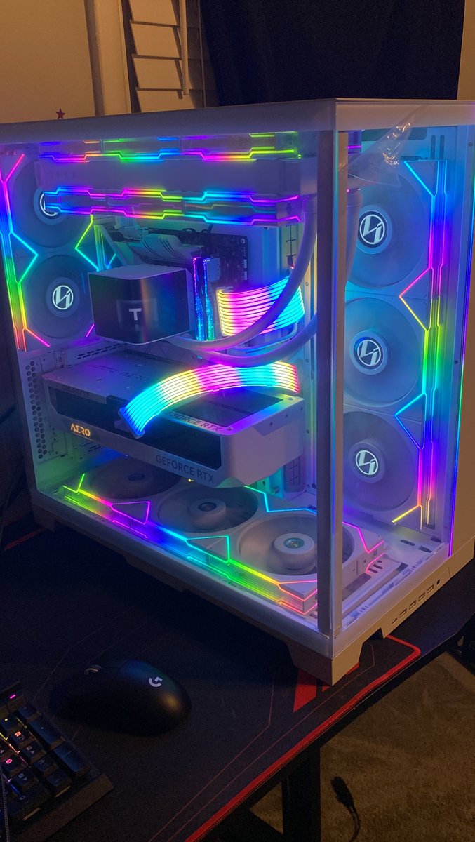 Edgunny's tweet photo. @Brparadox @Brparadox  Looks like the one you just built for me! Awesome build and the packaging on the shipping was top notch as well. Looking forward to the optimization today with @breezeoff_ . *Don't mind the peeling plastic i just started taking it off. Amazing work thank you. https://t.co/wish1okVR8