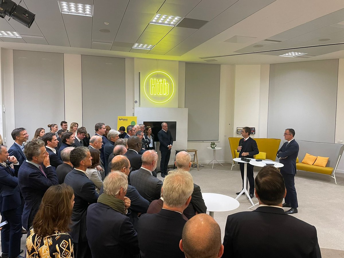 Le symbole et le lieu avaient une importance particulière, ce 5 novembre.

Fier et honoré d'être décoré par <a href="/NicolasDufourcq/">Nicolas Dufourcq</a> de l'Ordre national du Mérite de la République française avec le grade de chevalier, après le décret du 7 juin dernier, paru au Journal Officiel.

Au sein