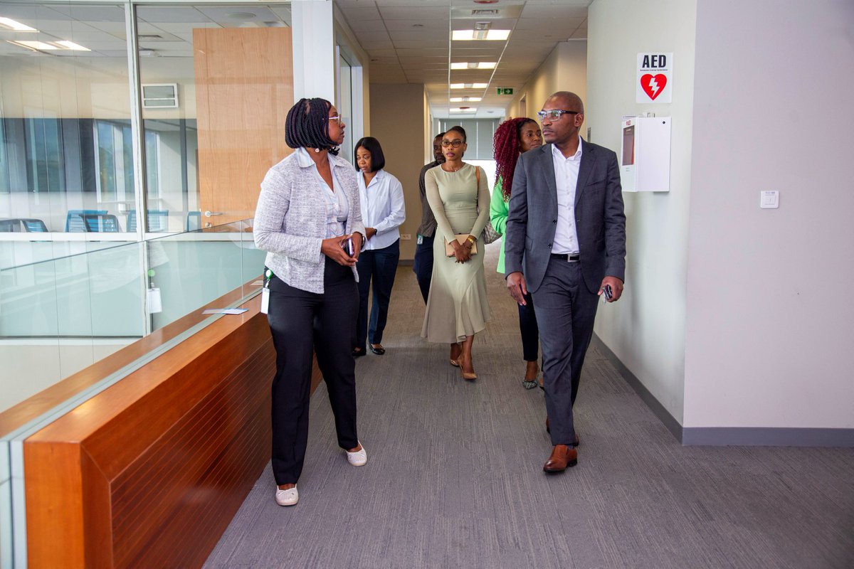 El DIRECTOR GENERAL DE GEPETROL VISITA LAS INSTALACIONES DE LA UNIDAD OPERATIVA GEPZAFIRO.
En la jornadade ayer, Jueves 7 de noviembre de 2024, Don Bienvenido Nguema Envo, Director General de GEPetrol, ha visitado las instalaciones de la Unidad Operativa GEPzafiro en Malabo.