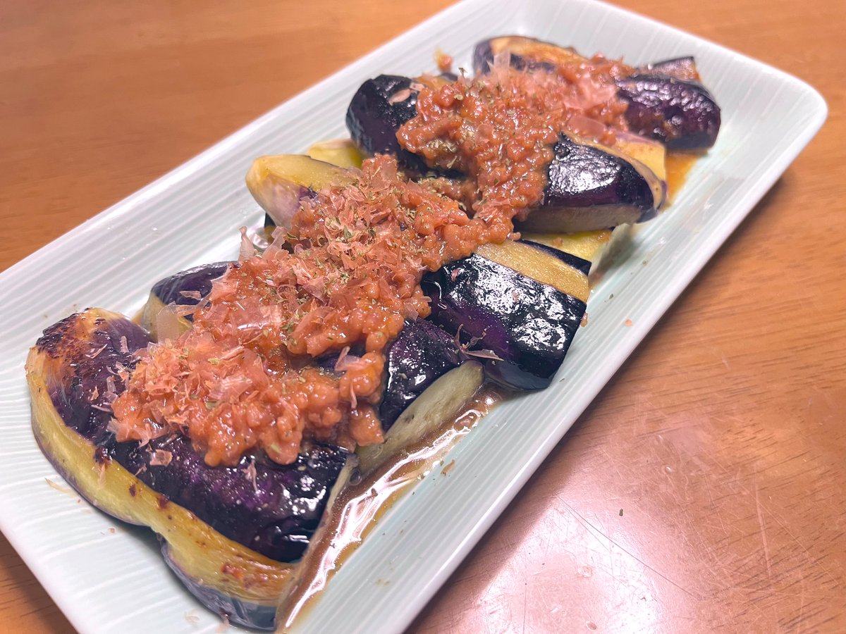 obakiy's tweet photo. 今晩は、肉味噌秋なすび🍆からどうですか？🍶

#X家庭料理部 #おうちごはん #なす https://t.co/Q0R7DDkJy4