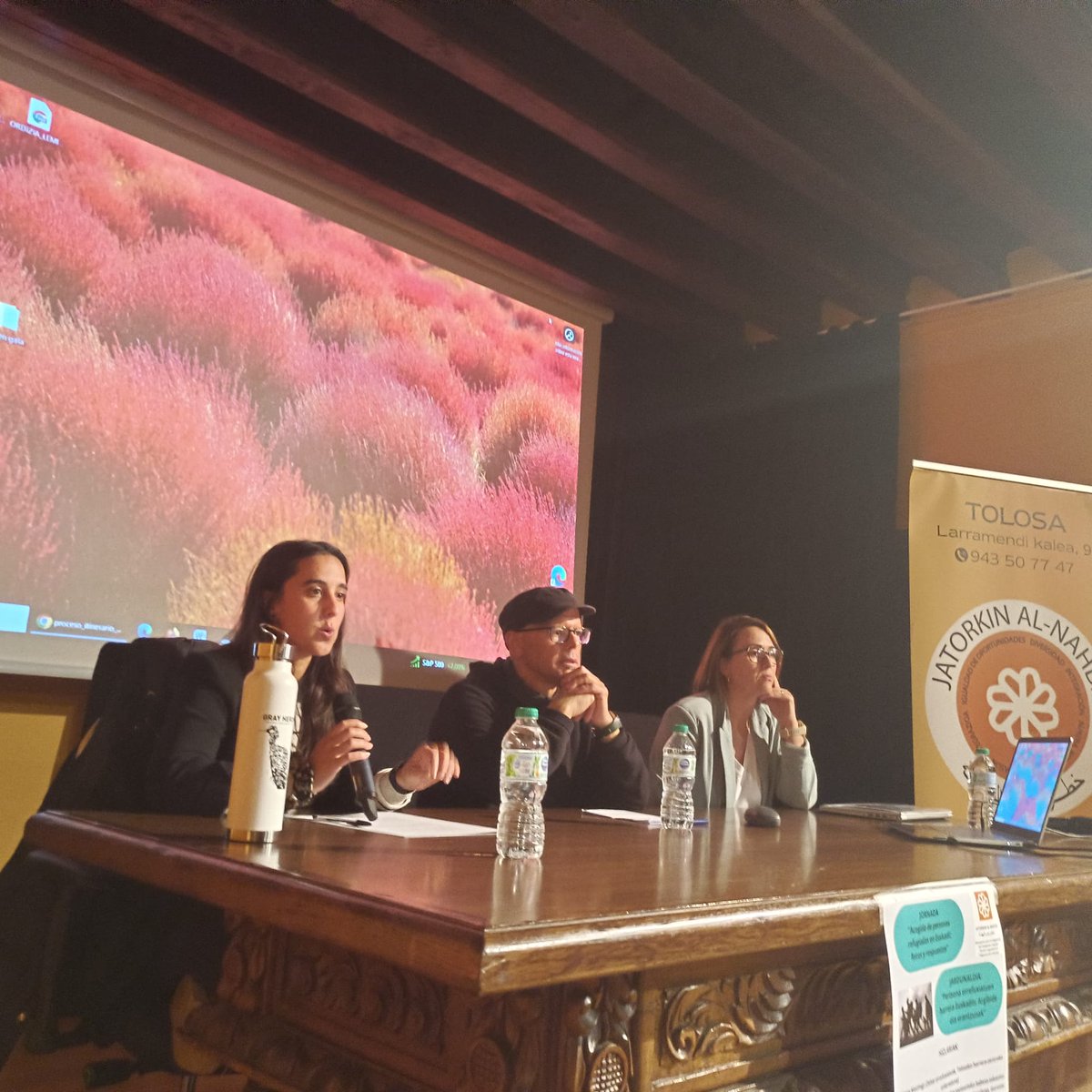 Jatorkin's tweet photo. El miércoles pasado, estuvimos hablando de la acogida que tienen las personas refugiadas en Euskadi. Hablamos del proceso jurídico, la trayectoria personal, el asilo y los retos de cara al futuro. Muchas gracias Nerea y Lidia. https://t.co/ufnP75qhcf