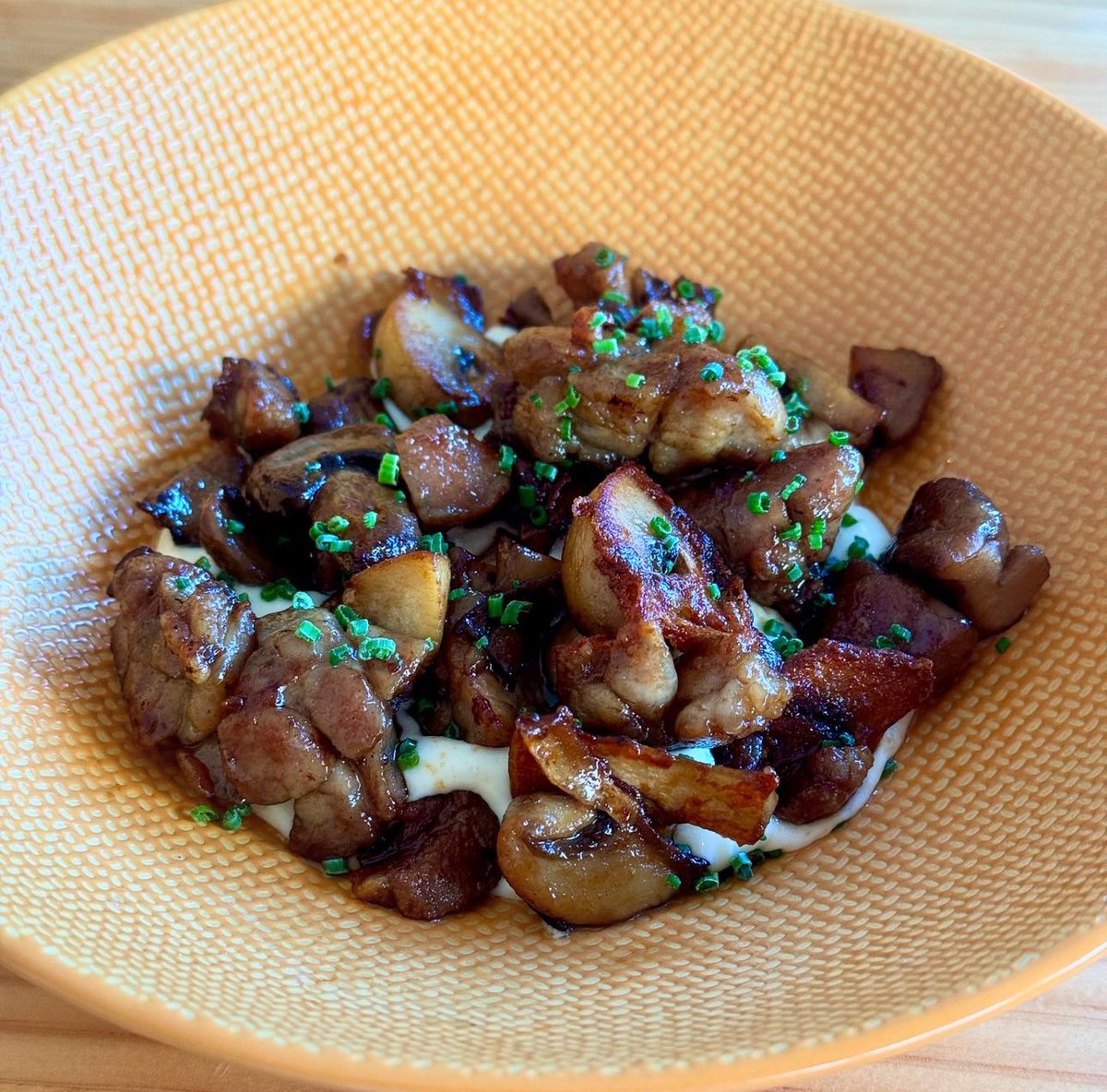 Today we are pairing our palo cortado with canapé de bonito del sur at <a href="/CSalmedina/">Cerveceria Salmedina</a> , tender rabbit ribs in whisky sauce at <a href="/tabernazurbaran/">Tabernazurbaran</a> and glazed beef sweetbreads and mushrooms on payoyo sauce at Besana #sevilla