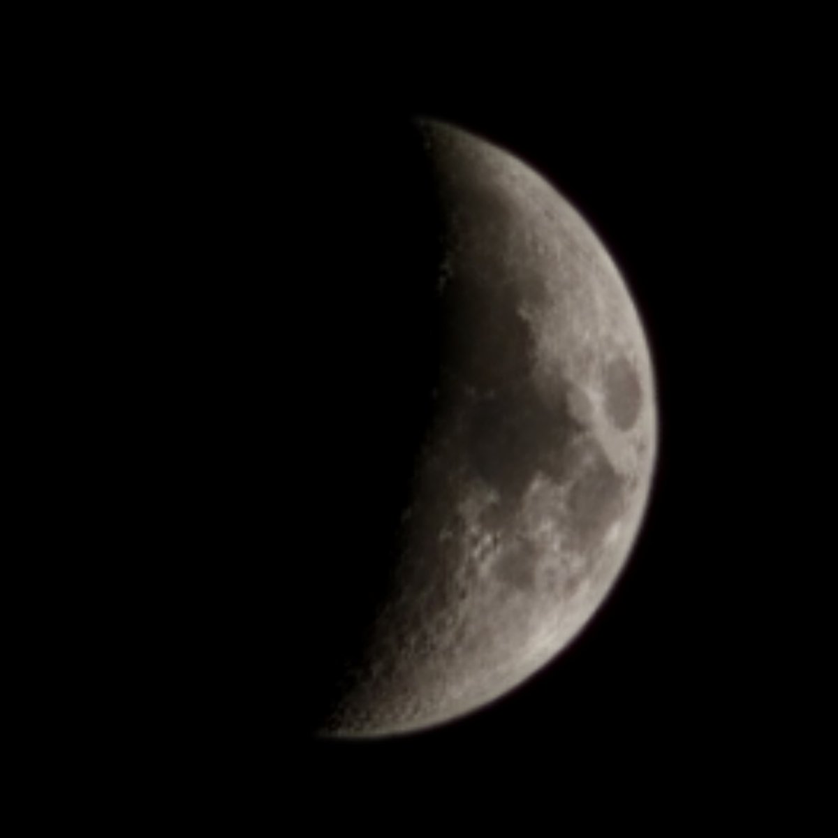 와 달 떴다~ 퇴근하고싶당..ㅎ