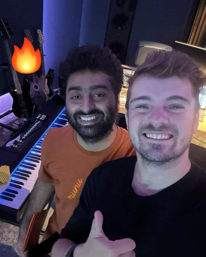 thearijitians_'s tweet photo. 📍New Song Alert 🔥
@Atmojoarjalojo and @MartinGarrix
@arijitsingh ❤️
First Time collaboration with Martin Garix.
#Election2024 #arijitsingh #martingarix #bollywoodtalkies
#newupdate https://t.co/KTX0qpvfay