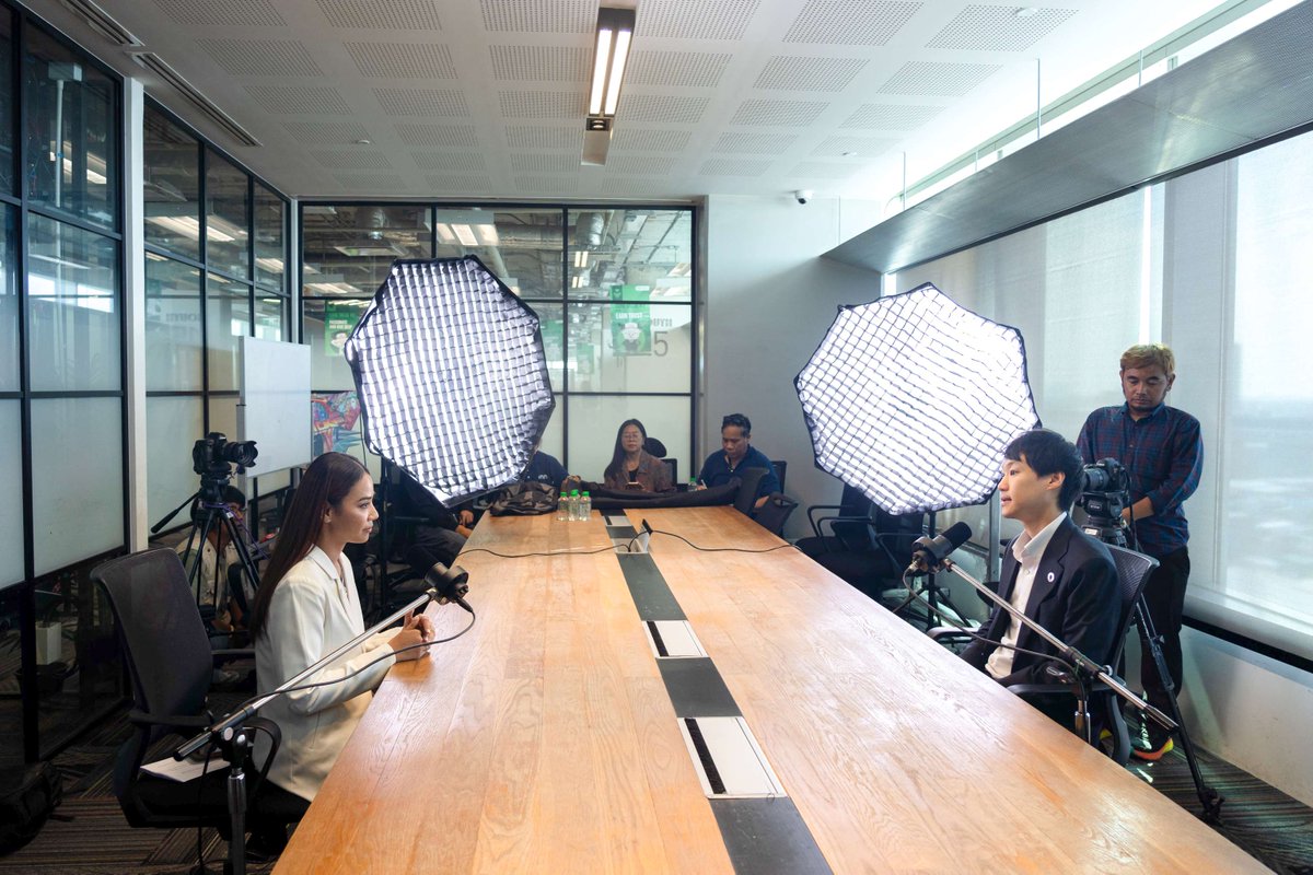 toppjirayut's tweet image. เบื้องหลังการสัมภาษณ์ในรายการ C Level ซึ่งจะออกอากาศทาง YouTube ของช่อง INN NEWS ในคลิปนี้ผมได้พูดเกี่ยวกับ &quot;จุดเปลี่ยนของธุรกิจ&quot; และการขับเคลื่อนองค์กรภายใต้สถานการณ์เศรษฐกิจที่มีความท้าทาย จะเป็นอย่างไรรอติดตามชมกันนะครับ 

#CLevel #INNNEWS #Toppjirayut #ท๊อปจิรายุส