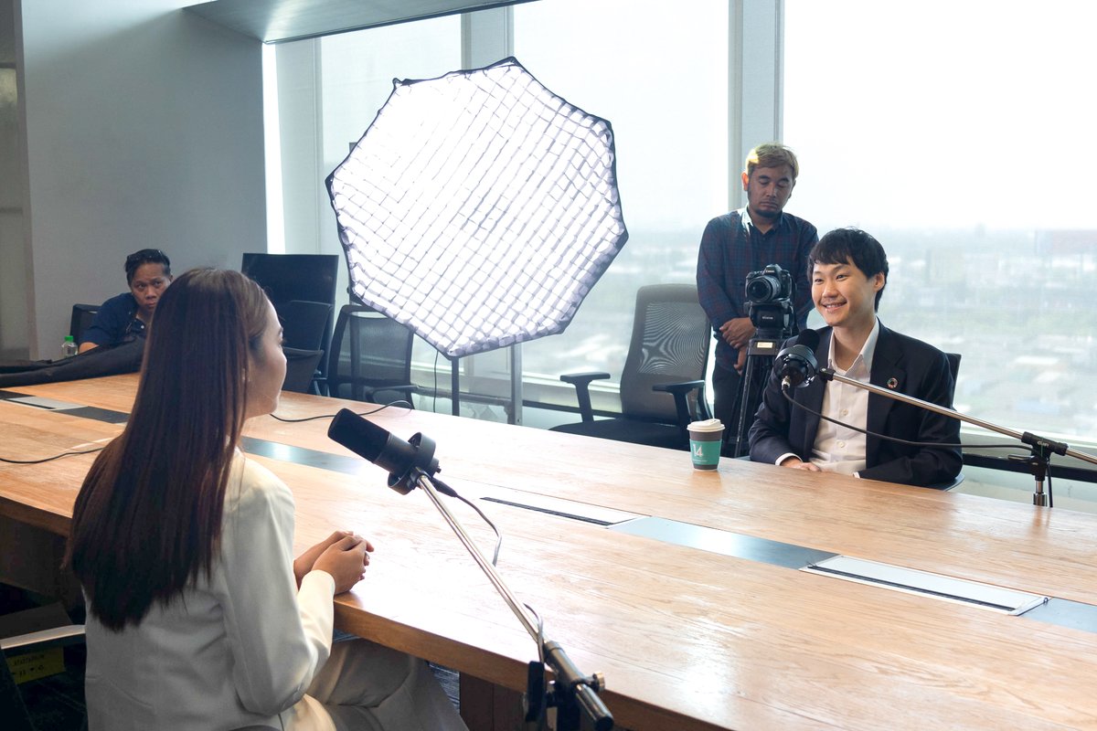 toppjirayut's tweet image. เบื้องหลังการสัมภาษณ์ในรายการ C Level ซึ่งจะออกอากาศทาง YouTube ของช่อง INN NEWS ในคลิปนี้ผมได้พูดเกี่ยวกับ &quot;จุดเปลี่ยนของธุรกิจ&quot; และการขับเคลื่อนองค์กรภายใต้สถานการณ์เศรษฐกิจที่มีความท้าทาย จะเป็นอย่างไรรอติดตามชมกันนะครับ 

#CLevel #INNNEWS #Toppjirayut #ท๊อปจิรายุส