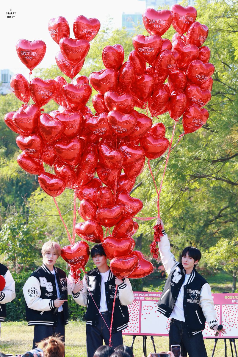 starrynight_YJ's tweet photo. 241108 뮤뱅 미팬 HQ

우뿌즈와 형이❤️

#연준 #최연준 #ヨンジュン
#YEONJUN #TXT #ウプズ https://t.co/XO3igPTr4U