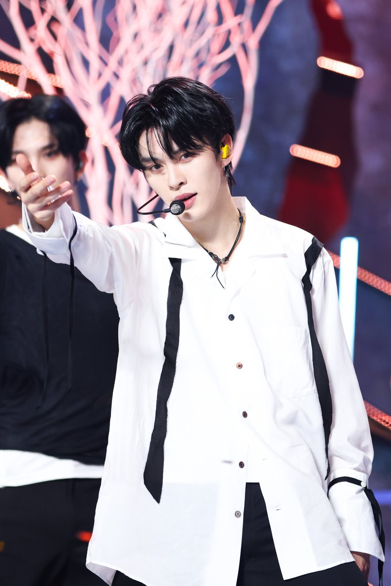 mbcplusm's tweet image. [쇼챔피언 현장포토]
▪︎EPEX - UNIVERSE▪︎

시작과 결말이 돼 줘💫

📷naver.me/5vcXG4cd

_
#쇼챔피언 #쇼챔 #ShowChampion
#EPEX #이펙스 #UNIVERSE #유니버스
#위시 #금동현 #뮤 #아민 #백승 #에이든 #예왕 #제프
@the_EPEX