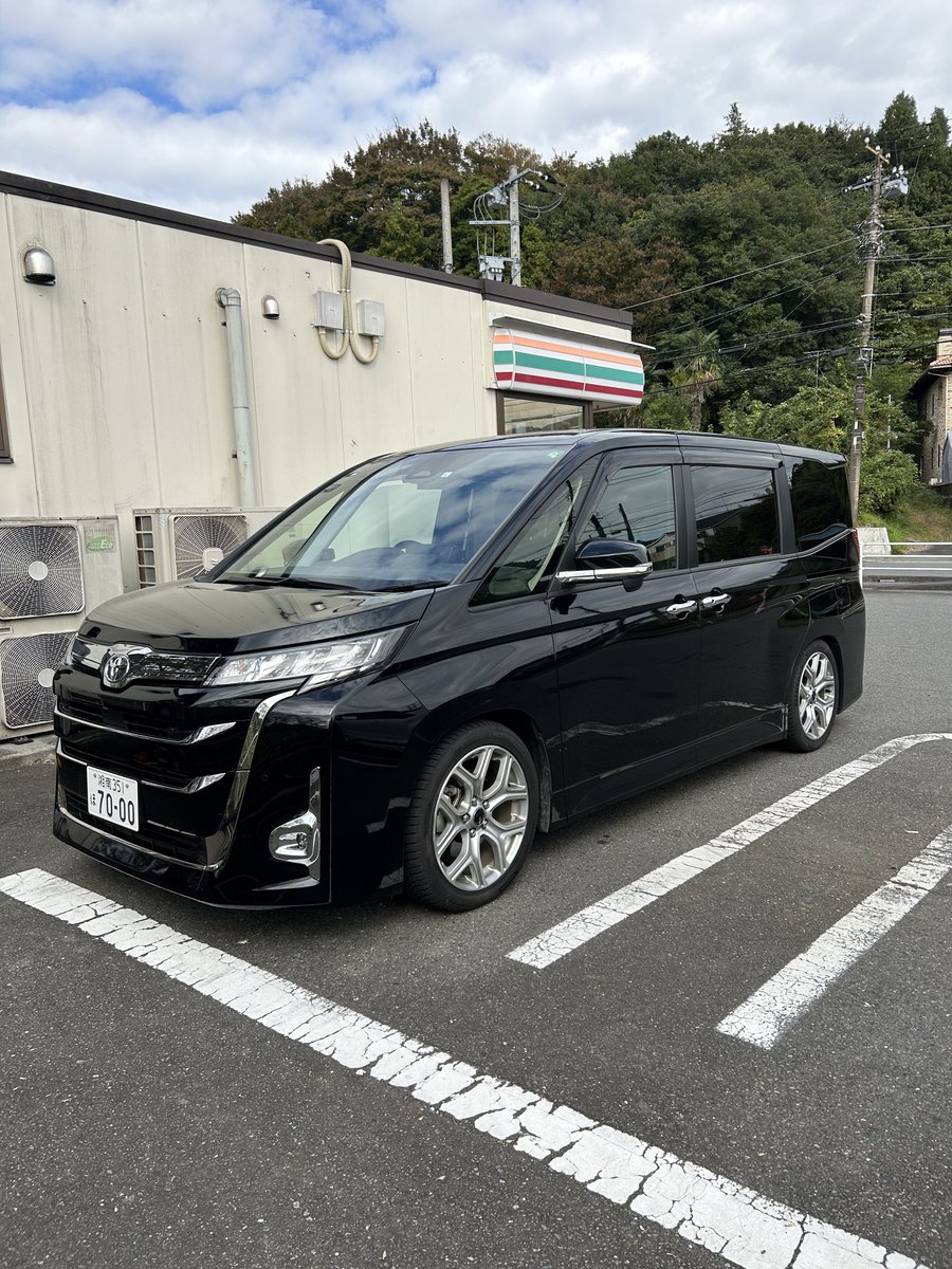 某車の純ホイ流用🛠
少し下げたしこれで完成⭐️