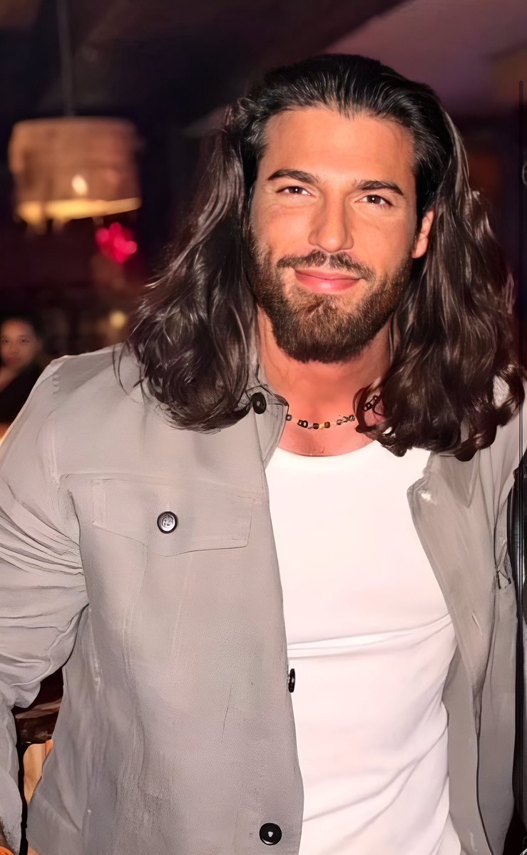 CanYamanNewsInt's tweet photo. #CanYaman yesterday at venue with friends celebrating his 35th Birthday 💜 

#HappyBirthday35CanYaman

Yesterday with friends at Eco Retreat 
📸| Angelo Musillo https://t.co/ETf4BkXXYV