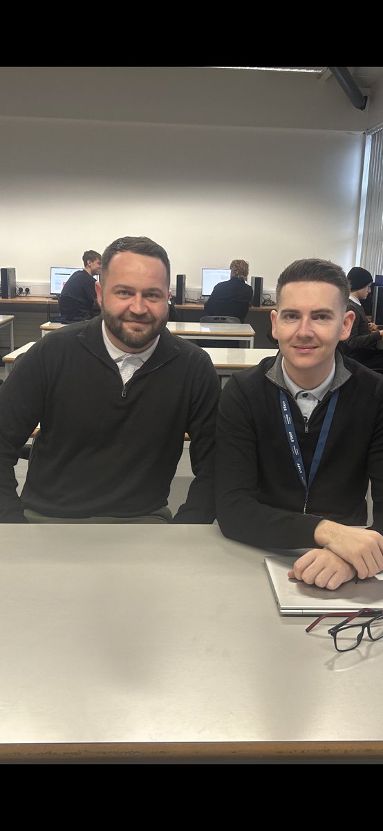 sas1873's tweet photo. When our Joinery lecturers start to look like each other!
#Construction
#FAConstruction https://t.co/vj2GyDadFK