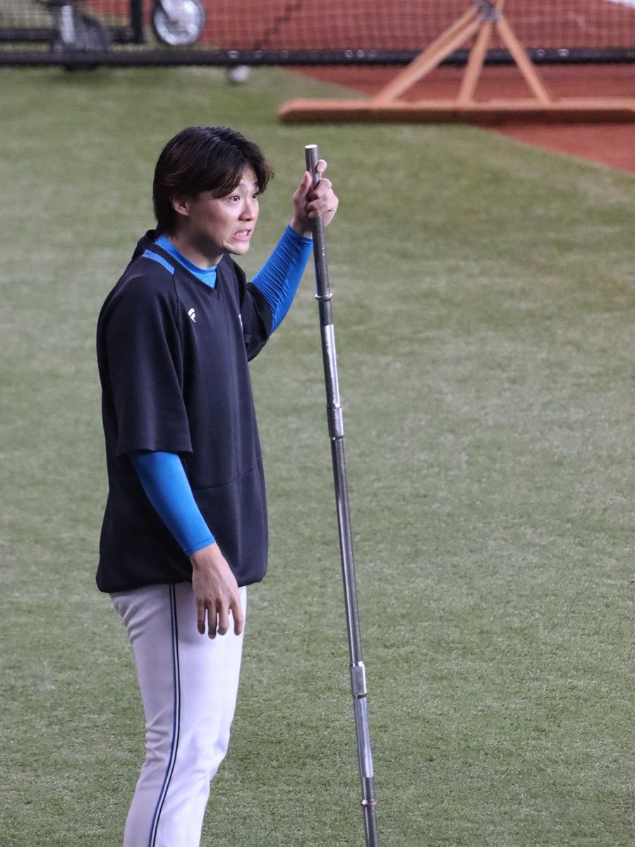 sachiare__18's tweet photo. 打球の行方にびっくり福也さん
かわいすぎやろがい！！

2024.11.8 秋季キャンプ
#山﨑福也 #lovefighters https://t.co/5XQW6yOCcv