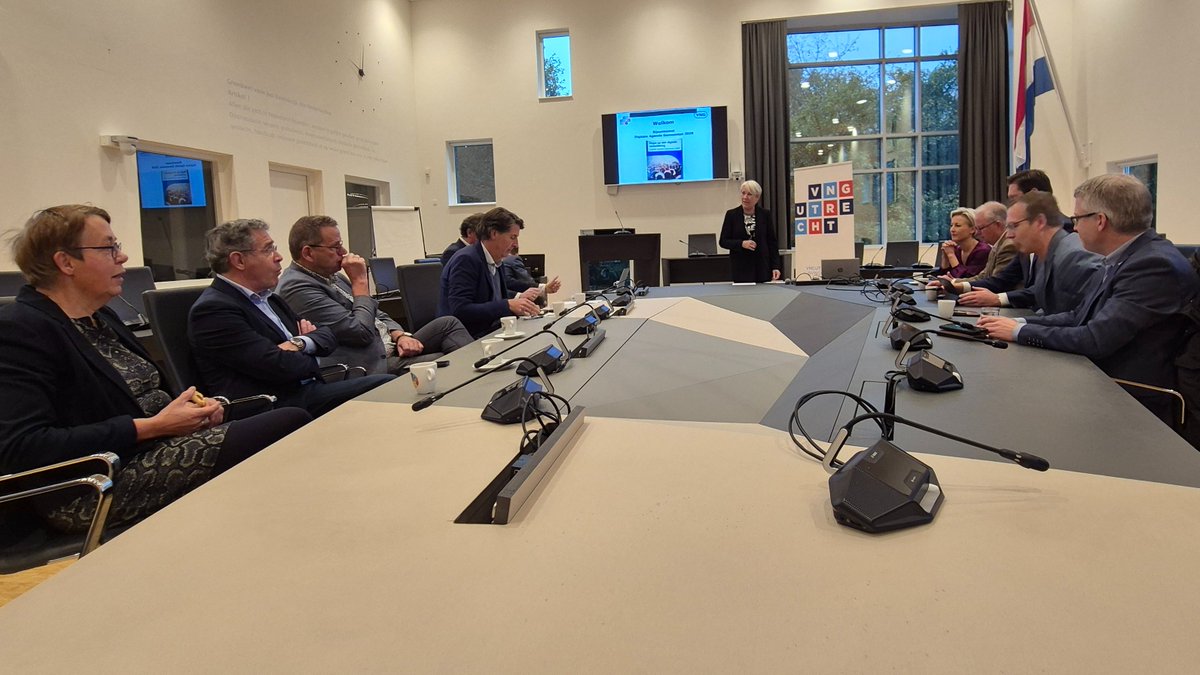 Vandaag zijn we bij elkaar in <a href="/gemeentezeist/">Gemeente Zeist</a> voor de netwerkbijeenkomst over de Digitale Agenda 2028. Binnenkort het verslag op onze website.