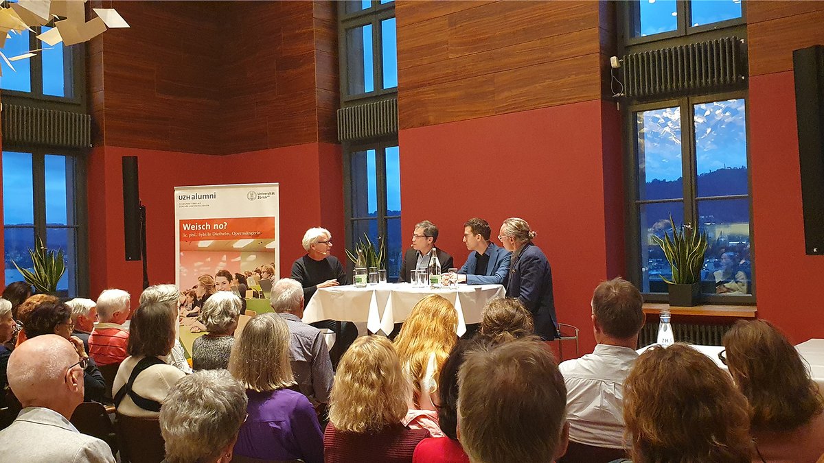 Economics. For Society. (@ubscenter) on Twitter photo Wie wird sich die Arbeitswelt mit der Omnipräsenz von künstlicher Intelligenz verändern? «KI stellt die Welt nicht auf den Kopf, ich sehe keine Revolution», reflektiert UBS Foundation Professor <a href="/ProfDavidDorn/">David Dorn</a> anlässlich der Diskussionsrunde «Talk im Turm» an der <a href="/UZH_ch/">Universität Zürich</a>.
Hier Wie wird sich die Arbeitswelt mit der Omnipräsenz von künstlicher Intelligenz verändern? «KI stellt die Welt nicht auf den Kopf, ich sehe keine Revolution», reflektiert UBS Foundation Professor <a href="/ProfDavidDorn/">David Dorn</a> anlässlich der Diskussionsrunde «Talk im Turm» an der <a href="/UZH_ch/">Universität Zürich</a>.
Hier