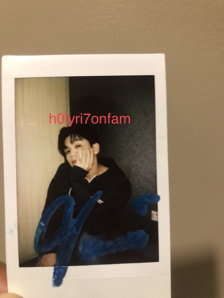 h0lyri7onfam's tweet photo. LF: Anchor High Reyster signed pola
WTT: Anchor High Vinci signed pola to Reyster signed pola

#REYSTER #signedpolaroidtrade
@HORI7ONofficial

#HORI7ON jeromy kim kyler marcus reyster winston vinci daytour anchor high concert https://t.co/I60B1aXqw0