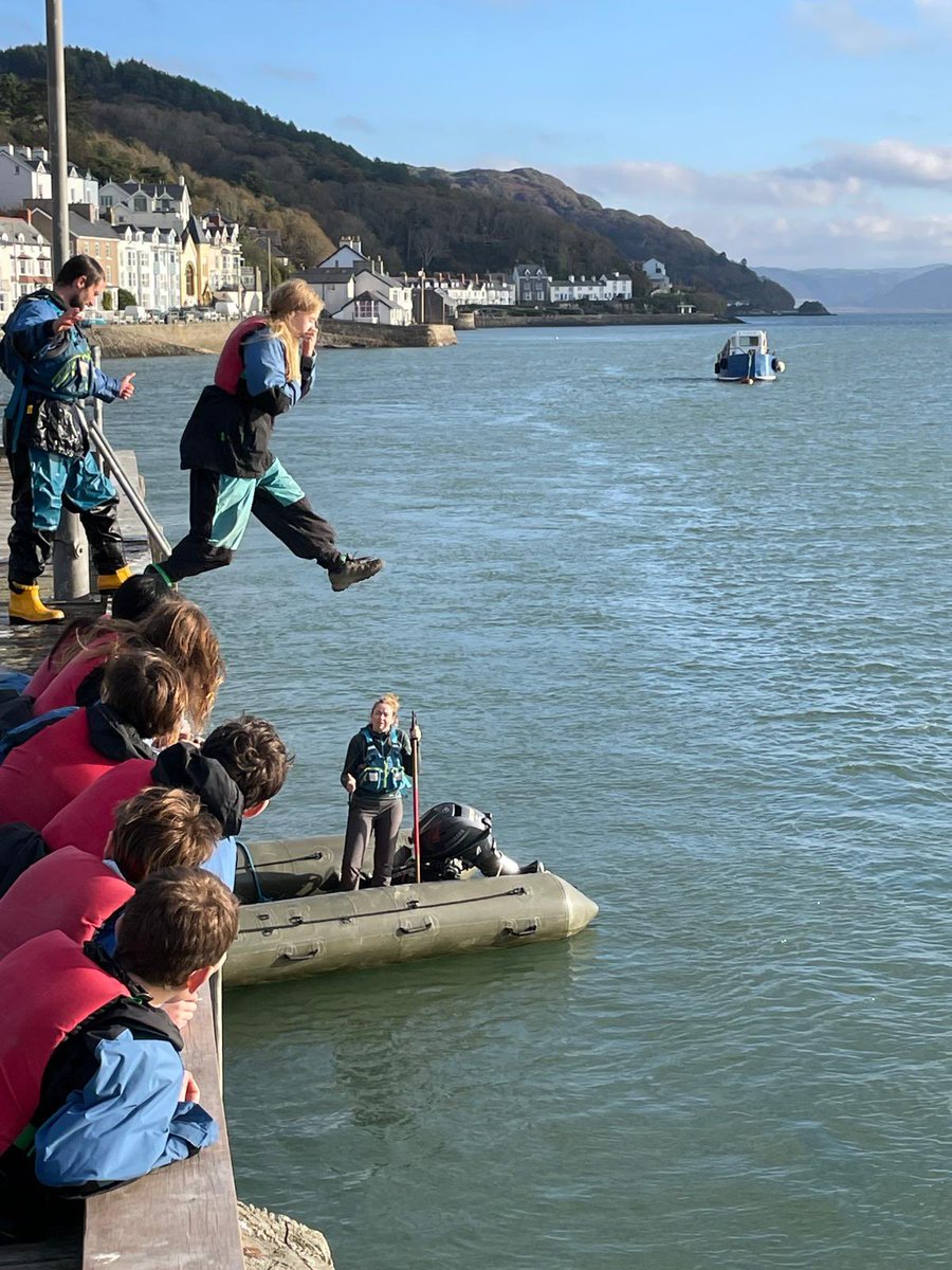 tka_outdoor's tweet photo. Baig took a deep dive into their learning this week @TheKingstonAca #TKAOutwardbound https://t.co/FKVqT3hQlK