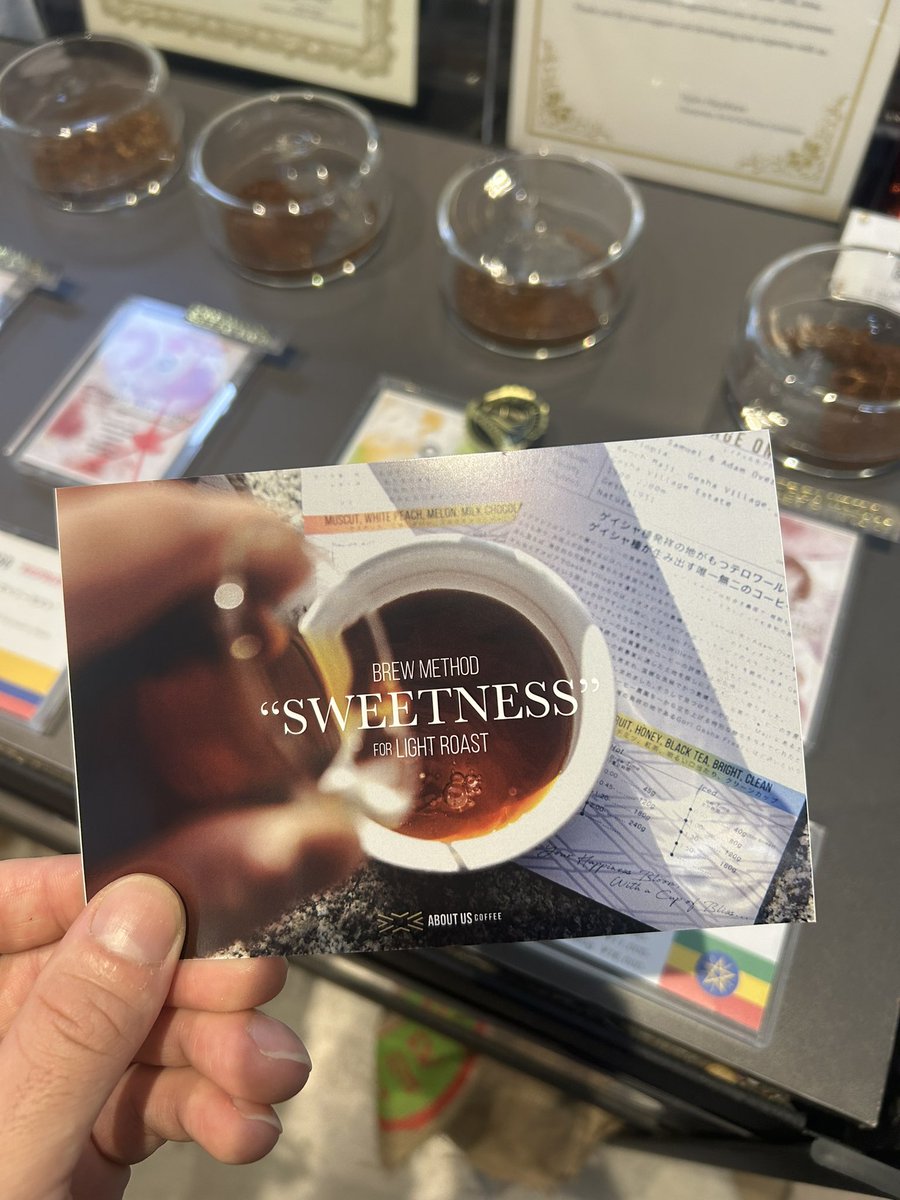ABOUTUSCOFFEE's tweet photo. 【アバアスのドリップレシピ】

粉量 14g
注湯量240g 
湯温 93℃ ±2℃
CT-62(円錐ドリッパー)

ドリッパーとサーバーを温める為にリンスをして粉をセットする

•45gのお湯で蒸らし、スプーン等で少し混ぜる
•0:45で120gまで注ぐ
•1:20で180gまで注ぐ
•2:00で240gまで注いで
•3:00ほどで落ちきり https://t.co/UDr14g7tUt