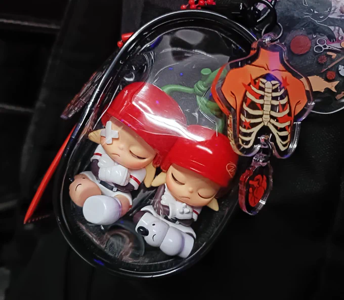 bringing my twins to work (and my cats)  