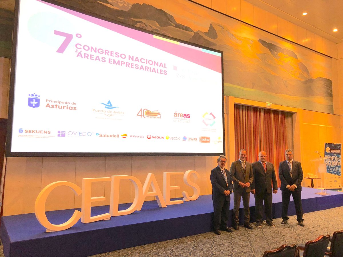 🚀 Hoy en el 7º Congreso Nacional de Áreas Empresariales de <a href="/cedaesPE/">CEDAES</a> en Asturias, el alcalde de Agüimes, Óscar Hernández, representa al municipio y comparte la experiencia de la Zona Industrial de Arinaga. #Agüimes #ZonaIndustrialArinaga #CEDAES2024