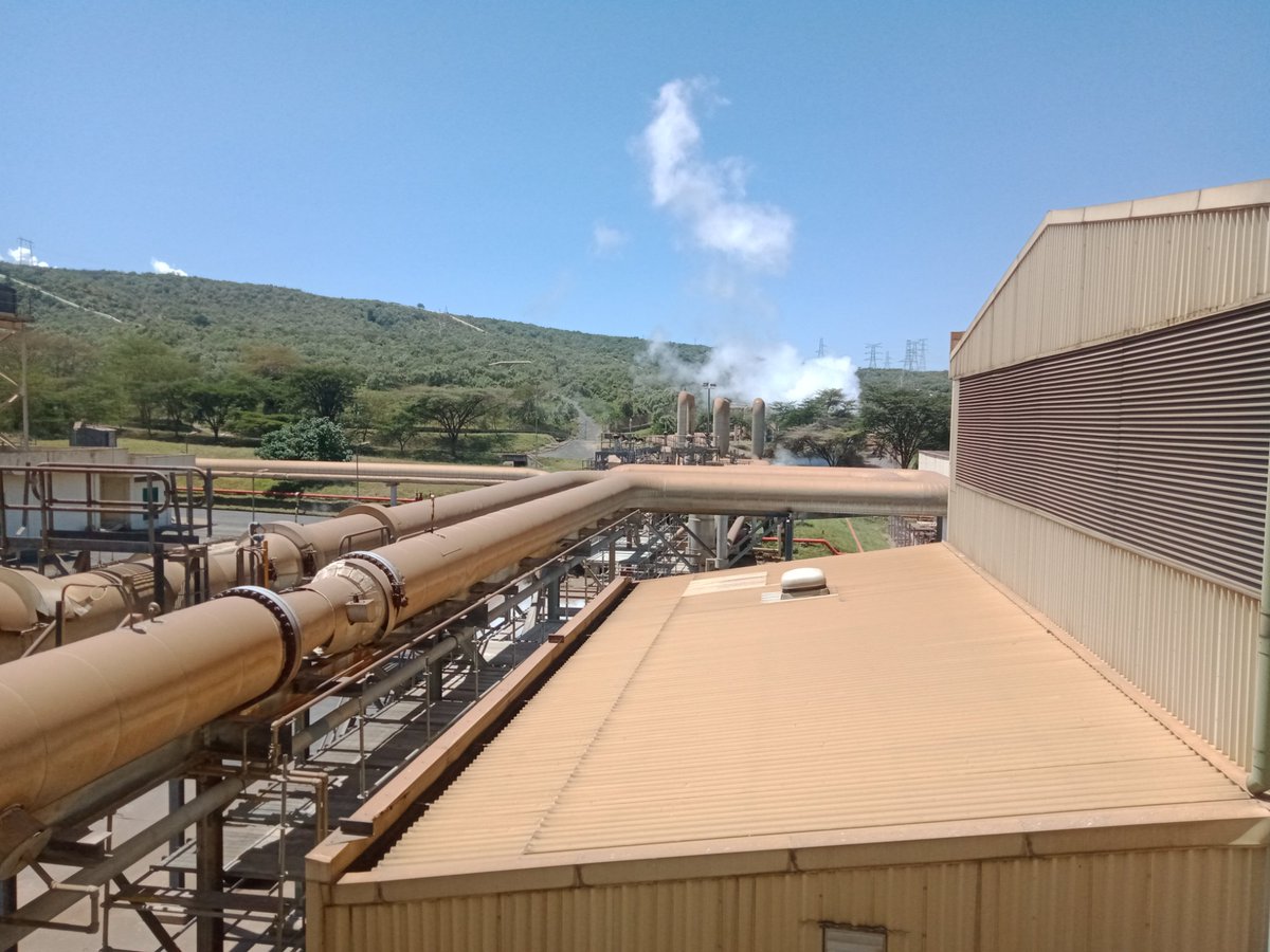 Talai_Kilel's tweet image. Another day in the power plant, keeping the lights on and the turbines spinning! From troubleshooting circuits to ensuring everything runs smoothly, it&apos;s all in a day&apos;s work for an electrical engineer. #ElectricalEngineering #GridReliability #EngineeringLife