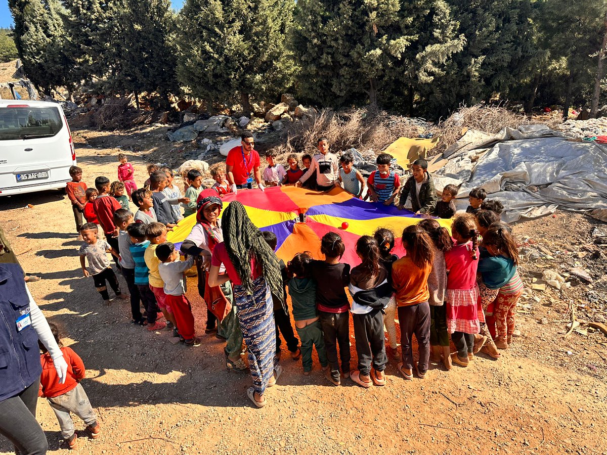 Dünya Doktorları/Médecins du Monde Türkiye continues to work in the field to respond to the health, psychological support and social protection needs of families living in tent settlements as seasonal agricultural workers in rural areas of Izmir.

⤵️