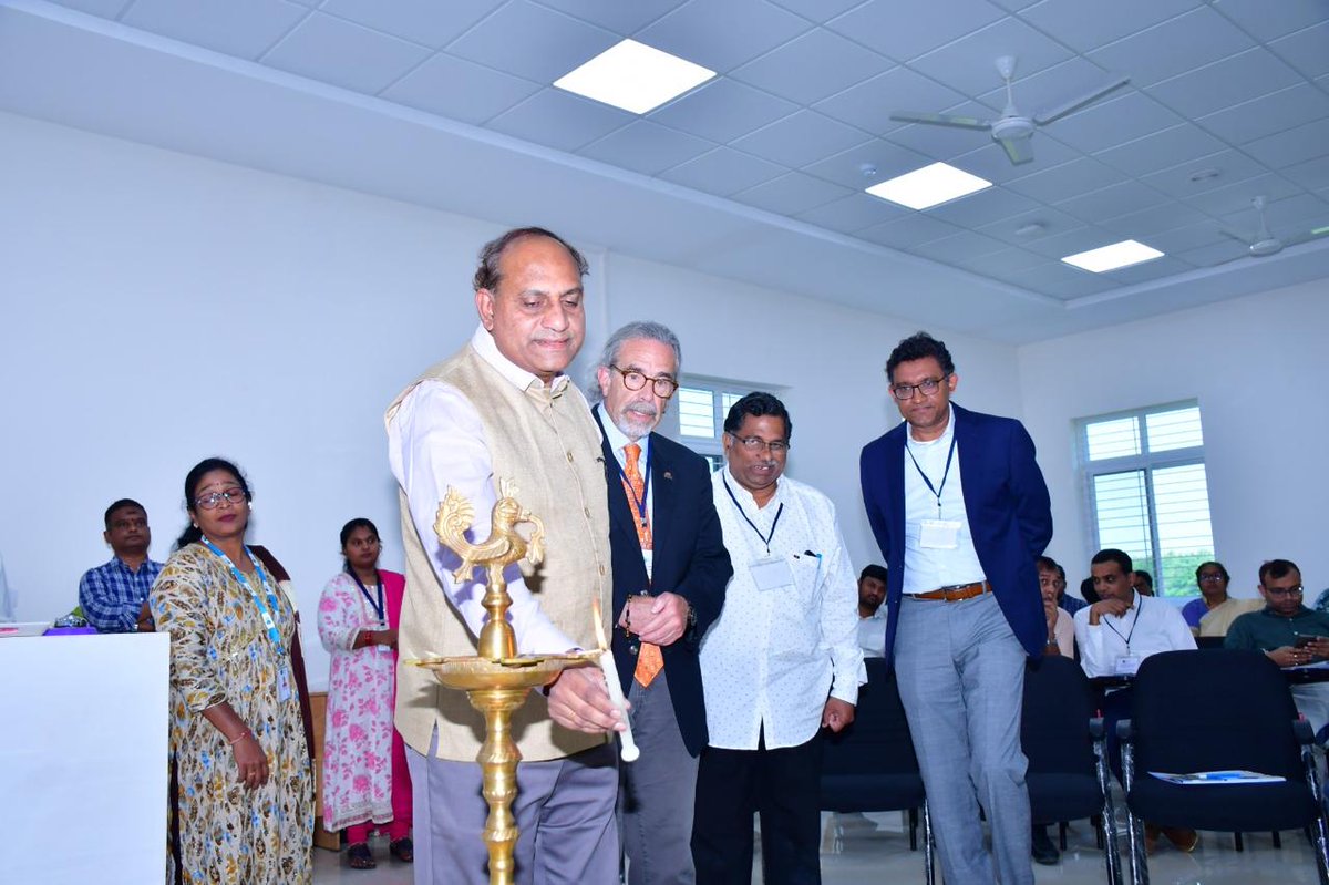 NIRDPR_India's tweet photo. 🌍 @NIRDPR_India was honored to contribute to the “One Health, One Planet, One Future” symposium @IIPHHyderabad with the @UofOklahoma. Dr @G_NarendraKumar, IAS, DG, NIRDPR, emphasized One Health's role in rural development. Dr @Suchari01234352 joined as a panellist. #NIRDPR #IIPH https://t.co/fnGiWIy1ei