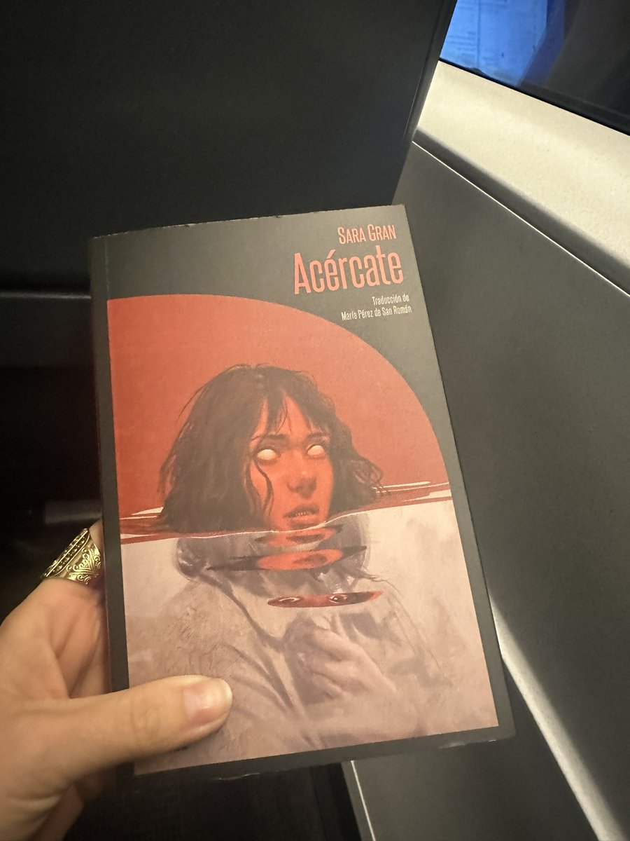 Quan <a href="/IsabeldlRio/">Isabel del Río Sanz</a> recomana, jo faig cas!
Súper recomanació que et deixa amb molt mal rotllo...

Acércate de Sara Gran <a href="/bibliocarfax/">La biblioteca de Carfax</a>