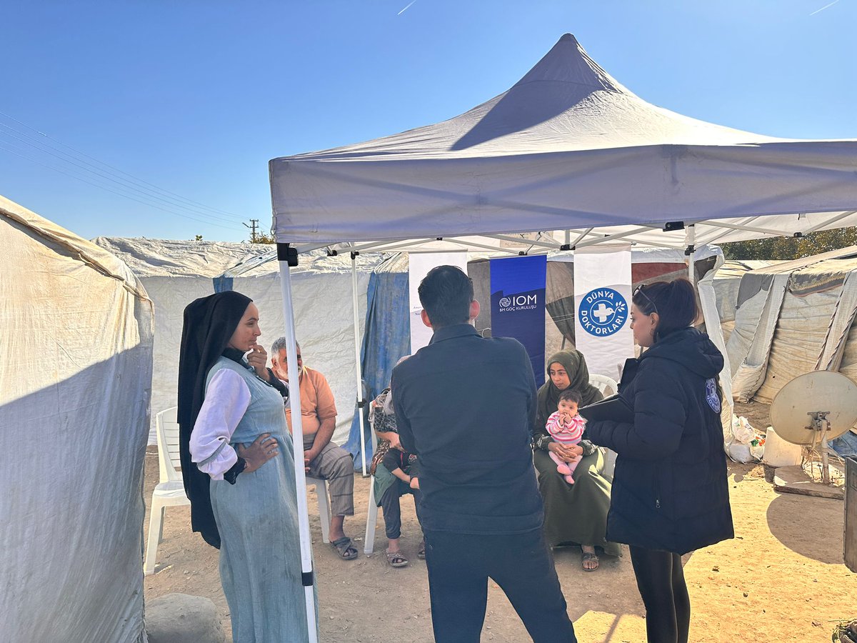 Çalışmalar kapsamında mevsimlik tarım işçilerinin yaşam, sağlık ve hijyen koşullarını destekleyip haklar konusunda farkındalık ve bilinçlendirme eğitimleri düzenleyerek onların dayanıklılıklarını artırmayı amaçlıyoruz.

#KimseyiGerideBırakma