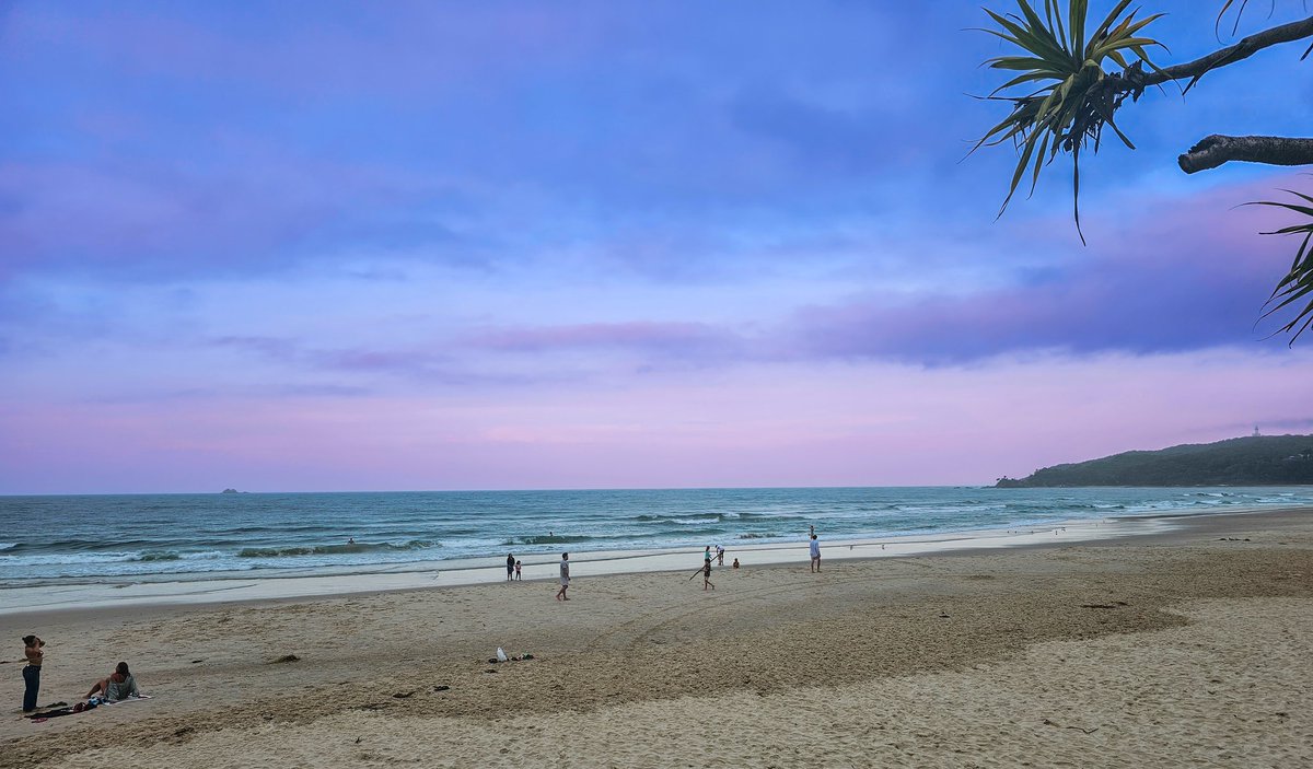 Si_LBC's tweet photo. Byron Bay sunsets https://t.co/J1fVZUoz9S