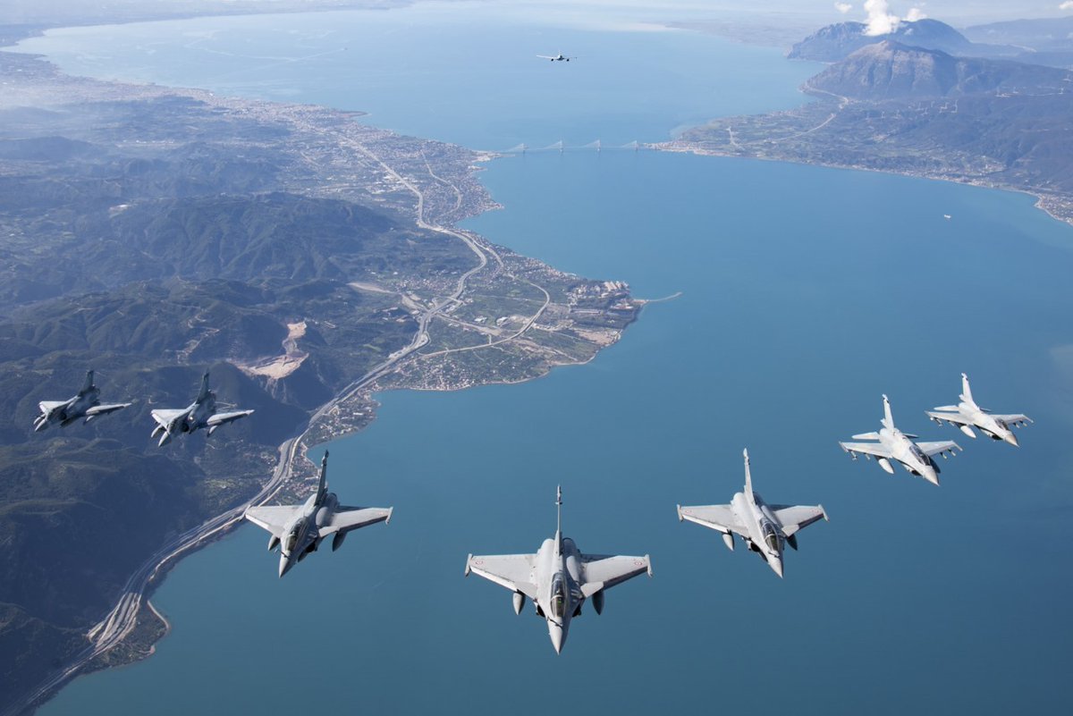 Χρόνια Πολλά στην Πολεμική Αεροπορία μας!
Πιο ψηλά, πιο μακρυά, πιο δυνατά!
Οι Ουρανοί είναι και θα είναι δικοί μας!

«ΑΙΕΝ ΥΨΙΚΡΑΤΕΙΝ»