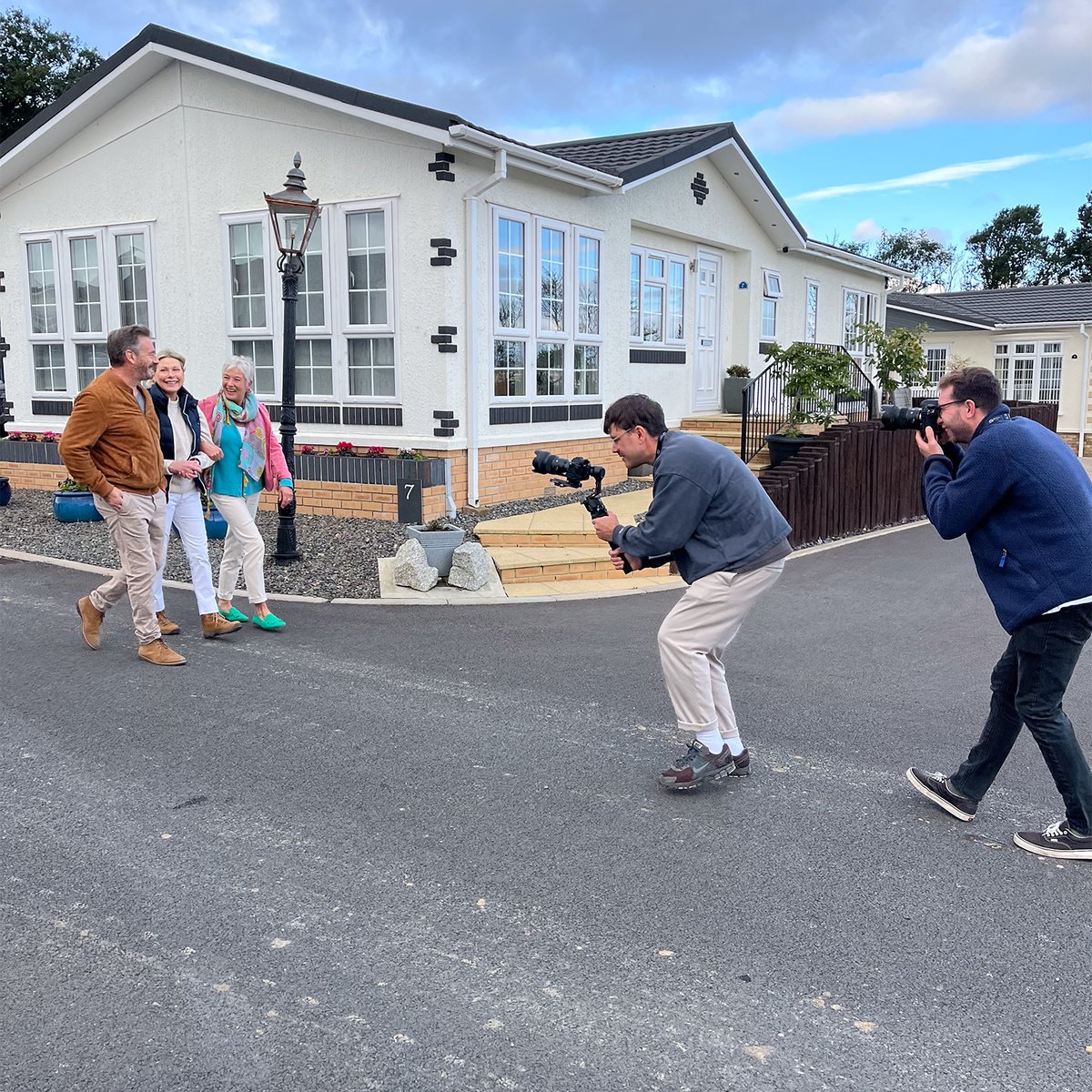 wearefathom's tweet photo. It was sunrise to sunset filming for Team Fathom in Bude, Cornwall for Regency Living. Here's some BTS and final shots from this Shoot.

Navigating brands since 2005 🧭

#integratedagency #brandingagency #advertisingagency #digitalagency #designagency #photoshoot #videoshoot https://t.co/wFqxwph29L