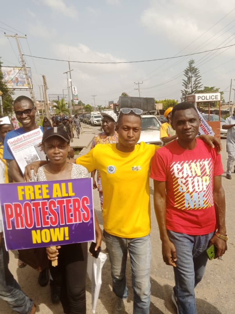 activista_lagos's tweet photo. #FreethemAll
#protestisnotTreason
#DropallCharges
@ActionAidNG @activistalafia @ActivistaNG @ActivistaG903 @ActivistaKG @ACTIVISTAFCT @abakpa_jonathan https://t.co/sAd04bbkFx
