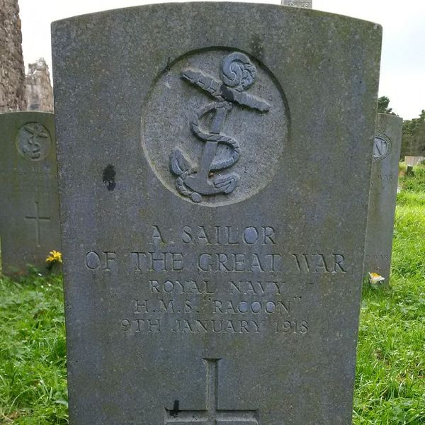 Bonamargy Friary outside Ballycastle is the final resting place for some of the sailors from HMS Viknor (WW1 armed Merchant Cruiser - 295 lost) and HMS Racoon (a Beagle class Destroyer - 91 lost).   In Remembrance. communities-ni.gov.uk/herita.../bona…
#LoveHeritageNI #InRemembrance #Bonamargy
